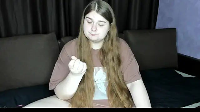 Snapshot of Aushpana chatting on November 13, 2025, 10:19 am Aushpana online show from November 13, 2025, 10:19 am