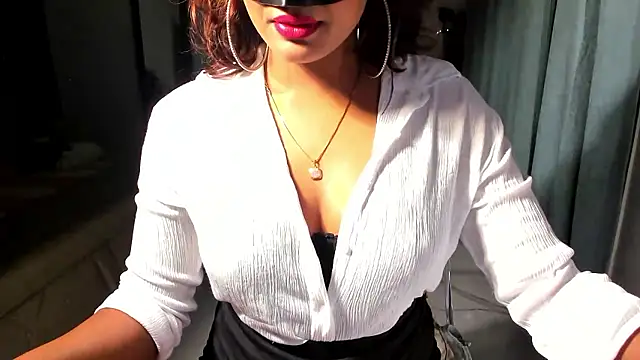 Bad Girl Kayra69 online show from January 13, 2026, 7:29 pm