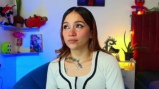 alisson zafiro  online show from March 11, 2026, 3:22 am