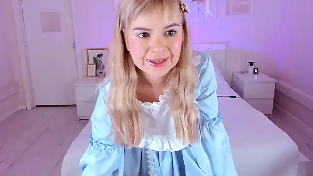 Lil Amelie online show from April 17, 2026, 8:17 am