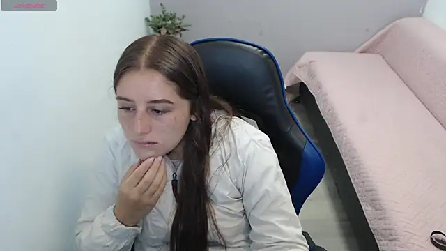 valerie diaz1 online show from February 25, 2026, 1:44 pm