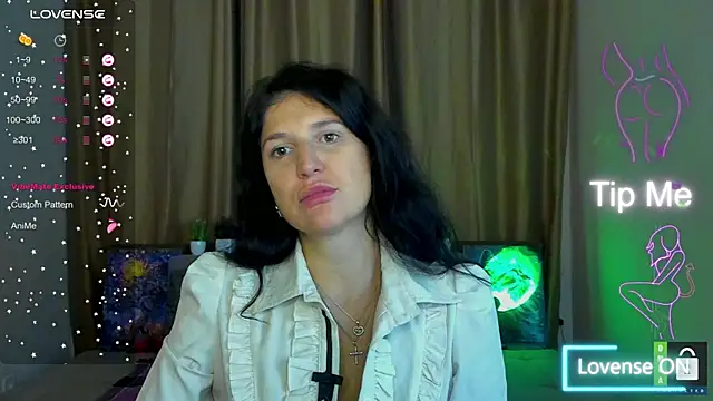 Alianna Solo Kisses online show from October 28, 2025, 12:15 pm