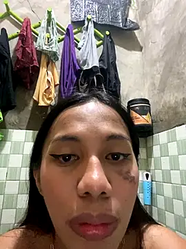 whiteladyboy online show from November 1, 2025, 8:08 am