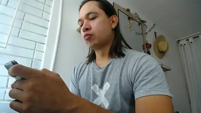 Valerioe online show from December 20, 2025, 4:43 pm