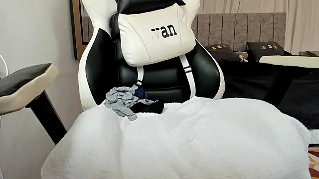 Snapshot of Valerioe chatting on September 19, 2025, 3:16 pm Valerioe online show from September 19, 2025, 3:16 pm