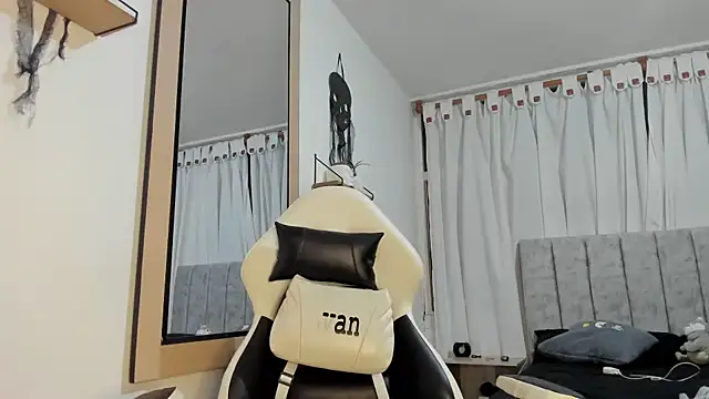 Snapshot of Valerioe chatting on October 11, 2025, 12:22 am Valerioe online show from October 11, 2025, 12:22 am