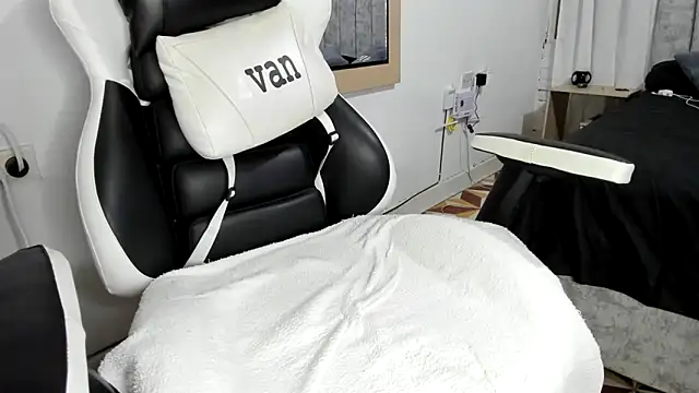 Snapshot of Valerioe chatting on March 21, 2025, 3:01 am Valerioe online show from March 21, 2025, 3:01 am