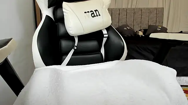 Snapshot of Valerioe chatting on September 18, 2025, 1:47 pm Valerioe online show from September 18, 2025, 1:47 pm