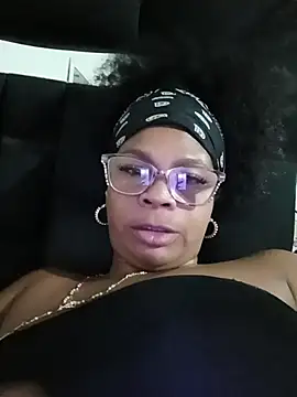 Snapshot of Melanie_candy_ chatting on February 6, 2026, 12:28 am Melanie candy online show from February 6, 2026, 12:28 am