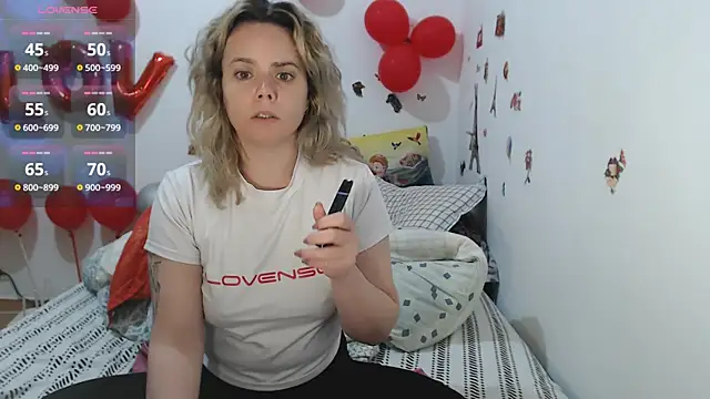 hotmilf4uxxx online show from April 2, 2026, 10:22 am