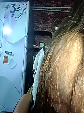 albelasummi702 online show from April 14, 2026, 12:15 am