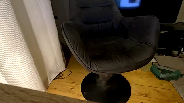 Snapshot of T0Yforeskin chatting on September 26, 2025, 5:20 pm T0Yforeskin online show from September 26, 2025, 5:20 pm