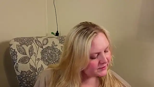 PhatAssBlond online show from June 19, 2026, 10:15 pm