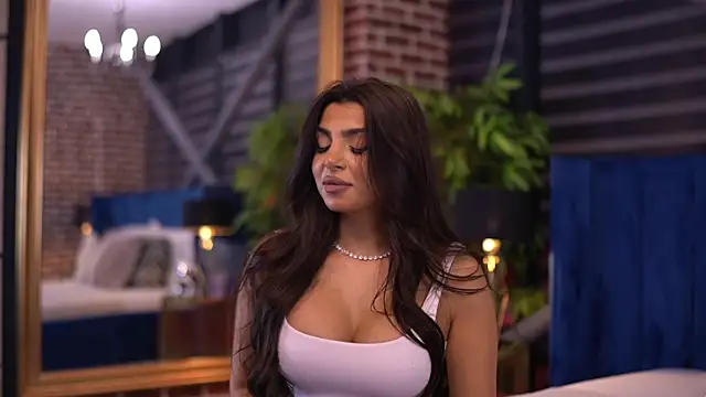 Snapshot of NicoleCellini chatting on November 1, 2025, 7:08 pm NicoleCellini online show from November 1, 2025, 7:08 pm