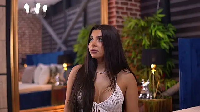 Snapshot of NicoleCellini chatting on October 25, 2025, 6:30 pm NicoleCellini online show from October 25, 2025, 6:30 pm