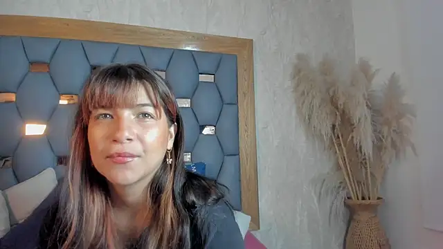 Snapshot of yayi_derek chatting on October 14, 2025, 11:33 am yayi derek online show from October 14, 2025, 11:33 am