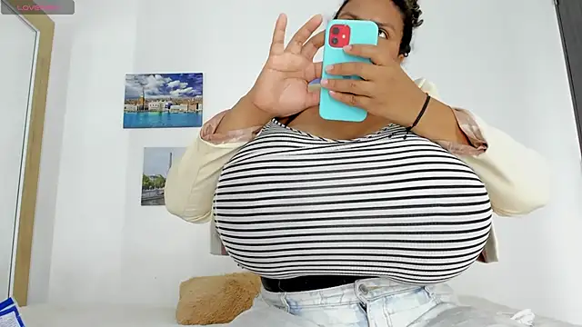 Snapshot of bigmom69_ chatting on September 14, 2025, 1:00 pm bigmom69 online show from September 14, 2025, 1:00 pm