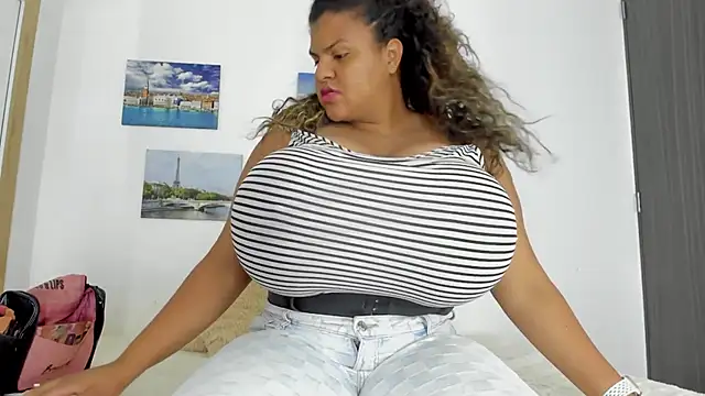 Snapshot of bigmom69_ chatting on September 30, 2025, 2:12 pm bigmom69 online show from September 30, 2025, 2:12 pm