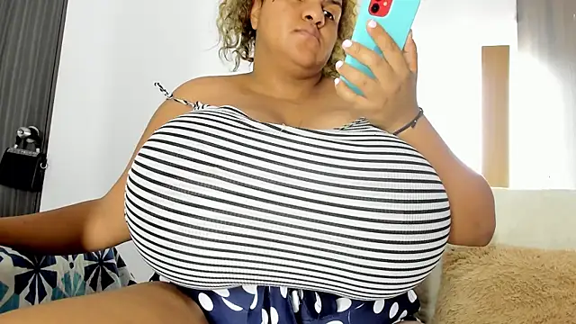 bigmom69  online show from April 7, 2026, 10:22 pm