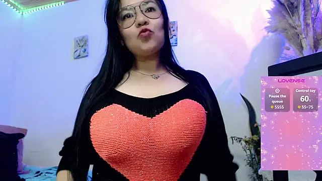 Donniia online show from February 11, 2026, 10:31 pm