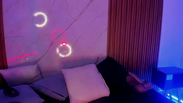 Emiilycollins online show from November 13, 2025, 2:48 am