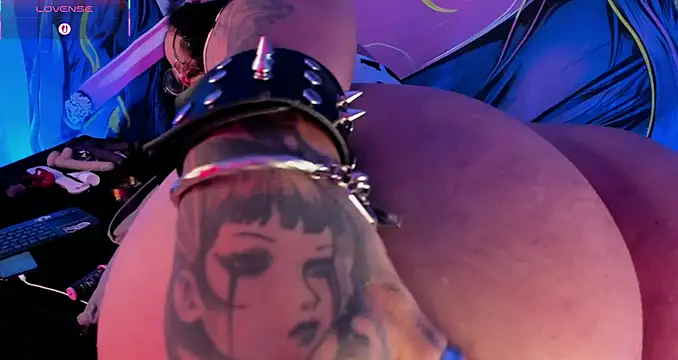 Emiilycollins online show from March 10, 2026, 11:20 pm