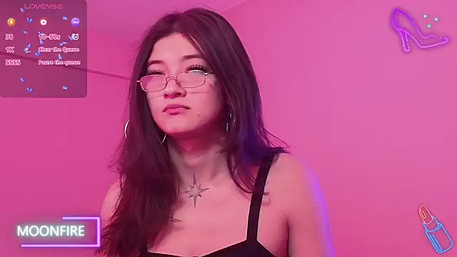 Snapshot of moonfiredancer chatting on November 26, 2025, 7:47 pm moonfiredancer online show from November 26, 2025, 7:47 pm