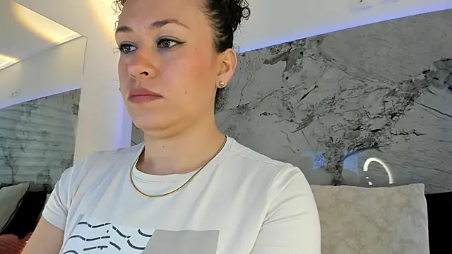 Snapshot of LIZ_HOLMES chatting on November 21, 2025, 12:15 pm LIZ HOLMES online show from November 21, 2025, 12:15 pm