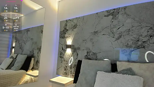 Snapshot of LIZ_HOLMES chatting on November 14, 2025, 11:03 am LIZ HOLMES online show from November 14, 2025, 11:03 am