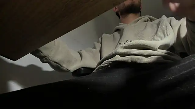 s sven03 online show from March 6, 2025, 5:35 am