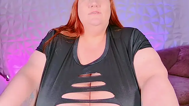 Snapshot of BiggyMelon chatting on November 28, 2025, 10:54 pm BiggyMelon online show from November 28, 2025, 10:54 pm