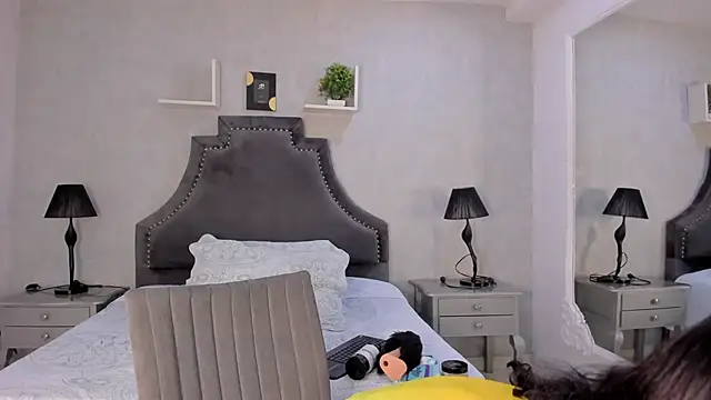 Snapshot of Rubi_Sky chatting on November 1, 2025, 4:19 am Rubi Sky online show from November 1, 2025, 4:19 am