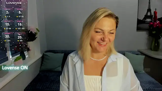 Snapshot of sweet___margaret chatting on November 3, 2025, 1:04 pm sweet margaret online show from November 3, 2025, 1:04 pm