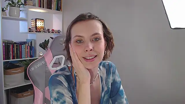 Snapshot of milly_ross chatting on February 25, 2025, 7:20 am milly ross online show from February 25, 2025, 7:20 am