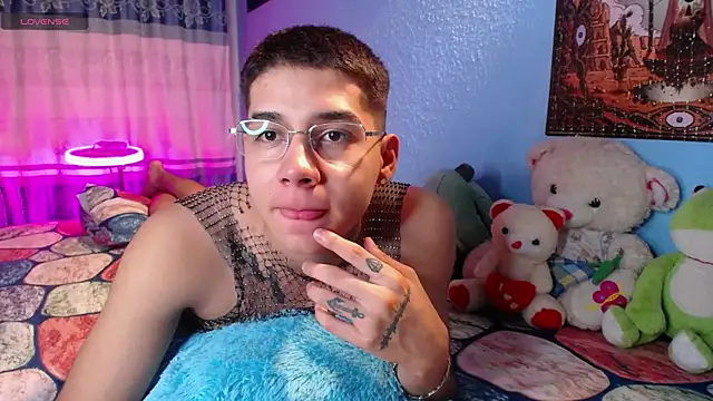 Snapshot of mexican_cum chatting on April 28, 2026, 1:04 am mexican cum online show from April 28, 2026, 1:04 am