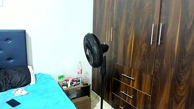 brenda sofia2 online show from November 10, 2025, 4:12 pm