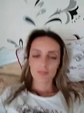 SophyGirl online show from April 19, 2026, 1:34 pm