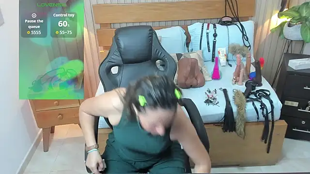 luciana ballesteros  online show from October 8, 2025, 12:39 pm