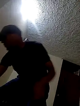 BIGLEON01 online show from December 5, 2025, 4:22 am