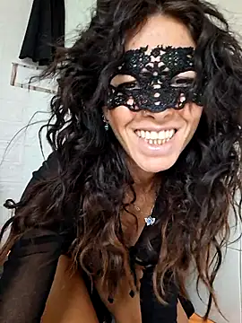 Snapshot of EmySkinny85 chatting on October 29, 2025, 7:51 am EmySkinny85 online show from October 29, 2025, 7:51 am