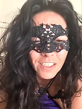 EmySkinny85 online show from May 22, 2026, 2:04 pm
