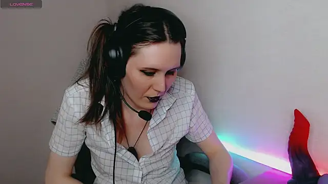 Snapshot of tracy_cooper chatting on December 23, 2024, 2:35 am tracy cooper online show from December 23, 2024, 2:35 am