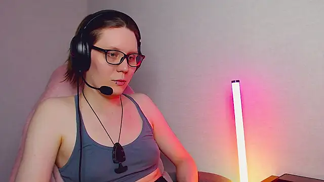 Snapshot of tracy_cooper chatting on February 25, 2025, 8:42 pm tracy cooper online show from February 25, 2025, 8:42 pm