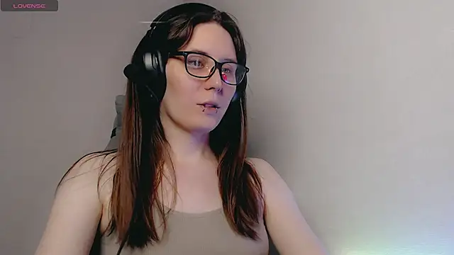 Snapshot of tracy_cooper chatting on February 3, 2025, 10:11 pm tracy cooper online show from February 3, 2025, 10:11 pm