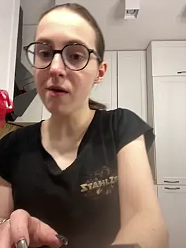 Snapshot of MartiniiSelenna chatting on February 24, 2026, 6:47 am MartiniiSelenna online show from February 24, 2026, 6:47 am