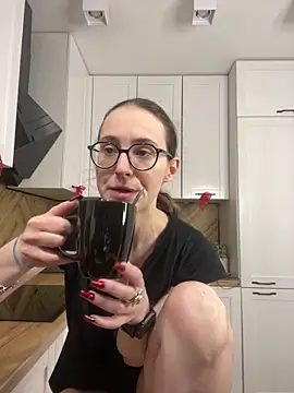 MartiniiSelenna online show from April 15, 2026, 5:46 am