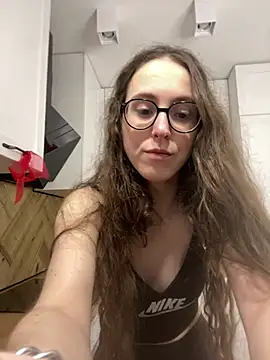 Snapshot of MartiniiSelenna chatting on February 15, 2026, 7:51 am MartiniiSelenna online show from February 15, 2026, 7:51 am