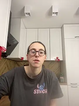 Snapshot of MartiniiSelenna chatting on December 23, 2025, 6:56 am MartiniiSelenna online show from December 23, 2025, 6:56 am