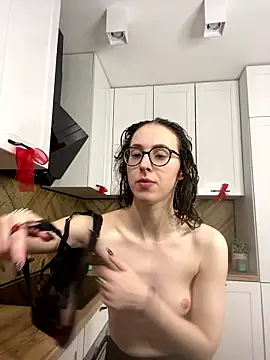 Snapshot of MartiniiSelenna chatting on January 13, 2026, 7:01 am MartiniiSelenna online show from January 13, 2026, 7:01 am