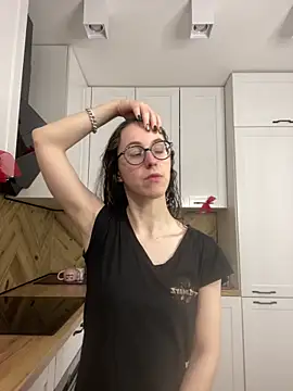 Snapshot of MartiniiSelenna chatting on February 11, 2026, 6:35 am MartiniiSelenna online show from February 11, 2026, 6:35 am